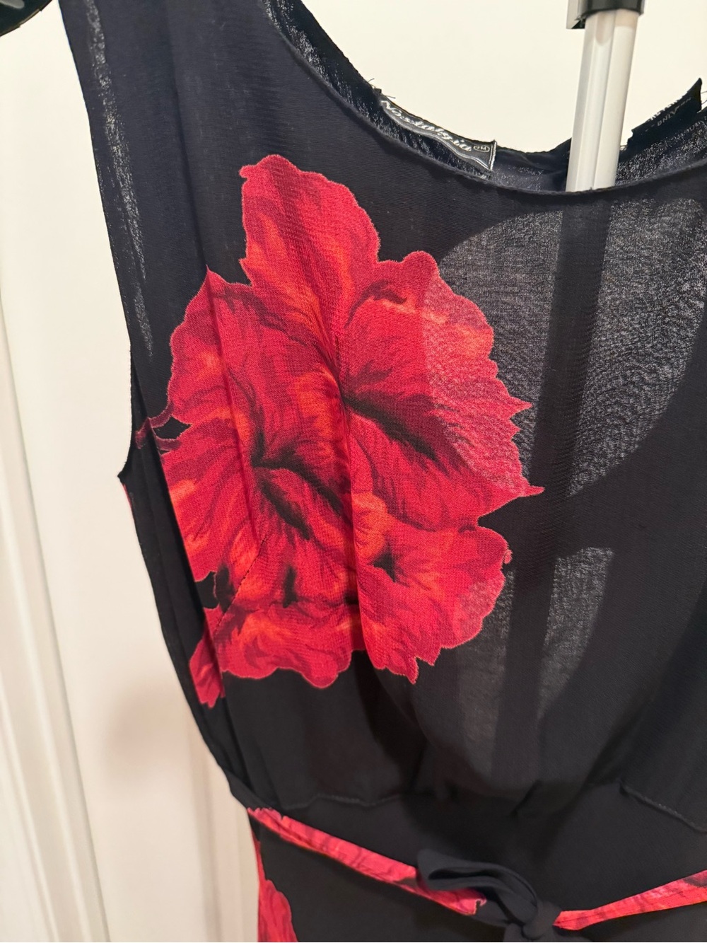 Nostalgia Vintage Y2K Black Floral Maxi Dress with Red Bloom Print - Picture 11 of 15